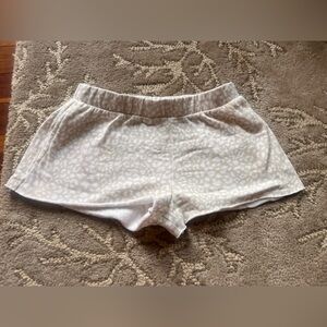 Colsie Beige and White Leopard-Print Lounge Shorts small